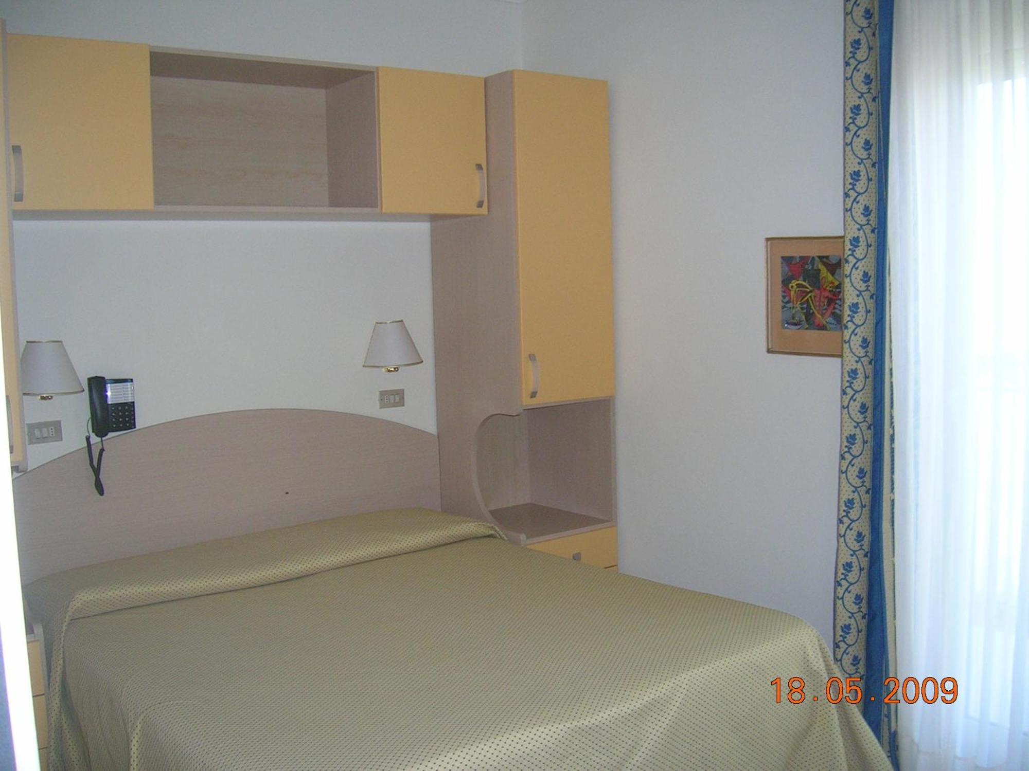 Hotel Ariella Milano Marittima Exterior photo